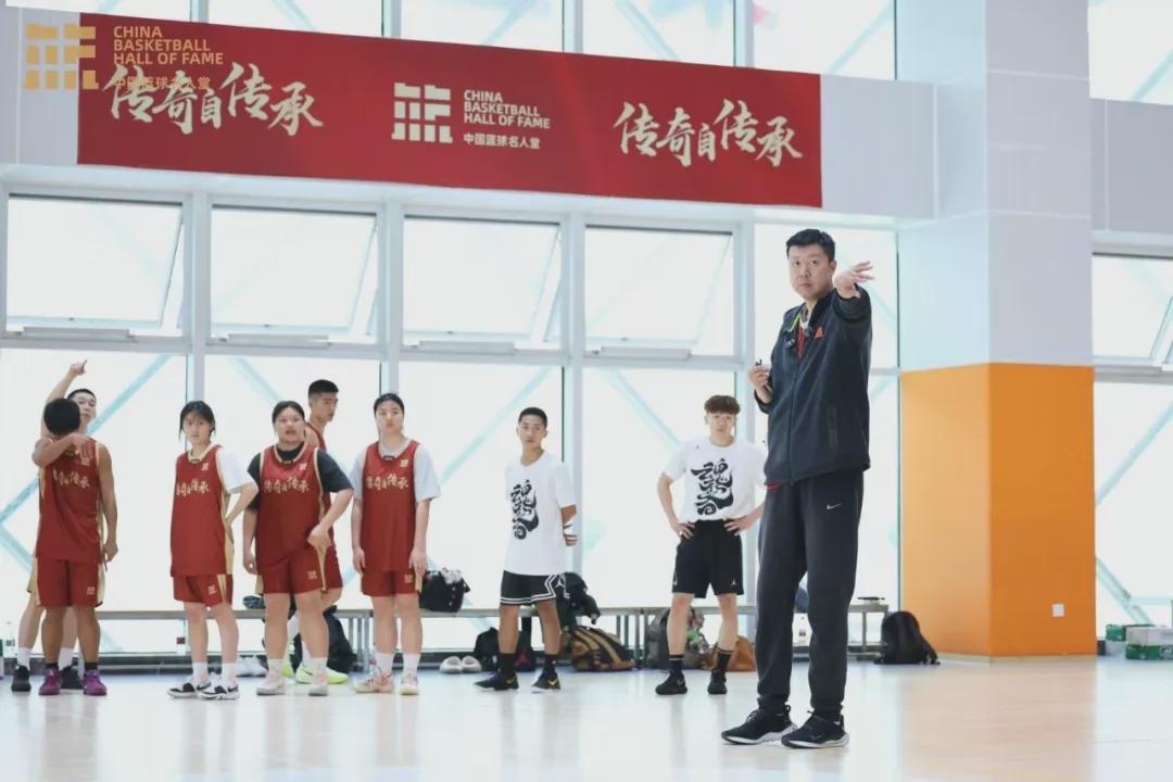 开云-中国篮球第5人！很庆幸，我们拥有王治郅！